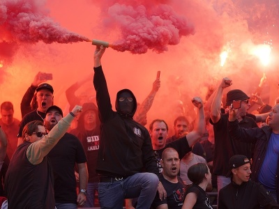 Fanúšikovia počas derby Ajaxu