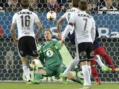 Ajax neuspel v súboji s Rosenborgom a vypadáva