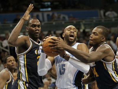 Al Jefferson a Paul Millsap atakujú Cartera