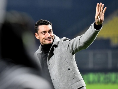 Albert Riera na lavičke