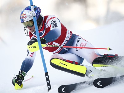 Francúzsky lyžiar Alexis Pinturault počas 1. kola slalomu Svetového pohára vo francúzskom Val d'Isere