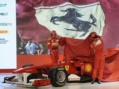 Alonso a Massa predstavujú nový monopost