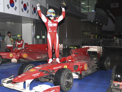 Šťastný Fernando Alonso v Kórei