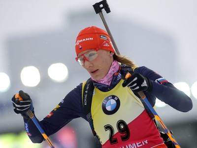Slovenská biatlonistka Anastasia Kuzminová pred štartom šprintu žien na 7,5 km počas finálového 9. kola SP v Ťumene