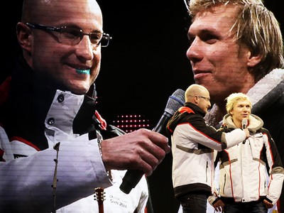 Adam Žampa (vpravo) počas osláv príchodu držiteľky zlatej olympijskej medaily zo Soči Anastasie Kuzminovej do Banskej Bystrice. 