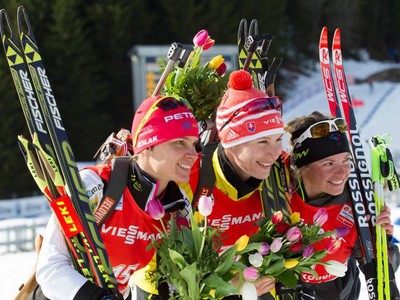 Medailistky: Teja Gregorinová, Anastasia Kuzminová a Marie Dorinová Habertová
