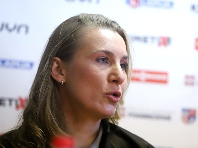 Na snímke olympijská víťazka Anastasia Kuzminová počas tlačovej konferencie Slovenského zväzu biatlonu (SZB) na tému vízia slovenského biatlonu 2030