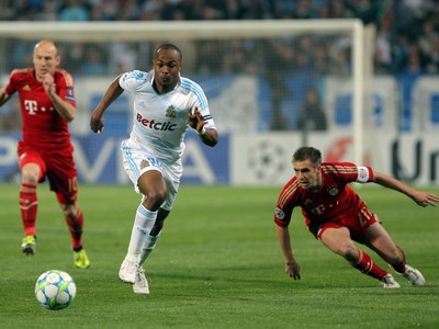 Andre Ayew a Philipp Lahm