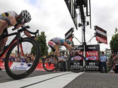 Andre Greipel (vzadu) zdolal Cavedisha