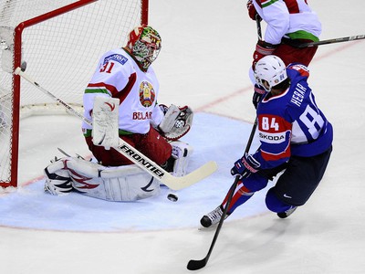 Andrej Hebar zo Slovinska, Nikolai Stasenko a brankár Andrei Mezin