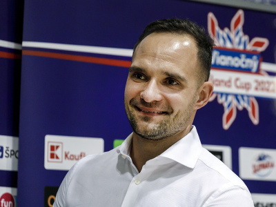 Na snímke bývalý kapitán slovenskej hokejovej reprezentácie Andrej Sekera počas tlačovej konferencie 
