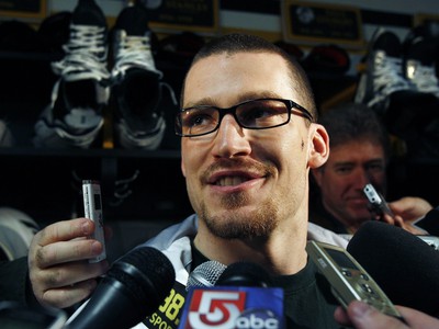 Andrew Ference 