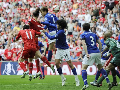 Andy Carroll dáva gól