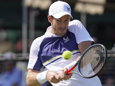 Britský tenista Andy Murray počas turnaja v Newporte
