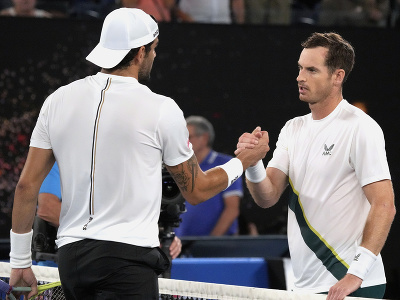 Britský tenista Andy Murray a Talian Matteo Berrettini