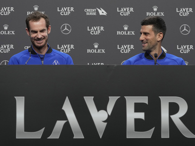 Andy Murray a Novak Djokovič počas tlačovej konferencie pred začiatkom Laver Cupu