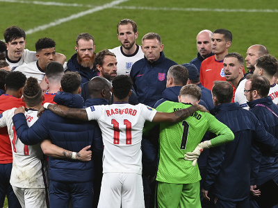Anglickí futbalisti pred penaltami vo finále na EURO