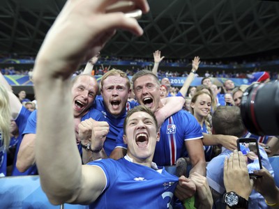 Radosť islandských fanúšikov po postupe do štvrťfinále