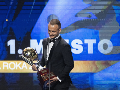 Stredopoliar SSC Neapol Stanislav Lobotka, ktorý sa stal po prvý raz najlepším futbalistom Slovenska za rok 2023