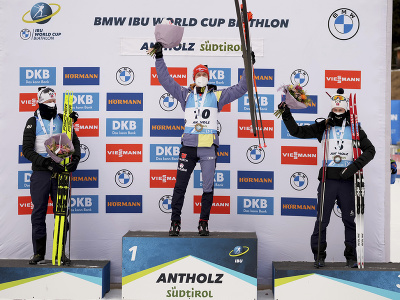 Nemec Benedikt Doll oslavuje víťazstvo v pretekoch s hromadným štartom
