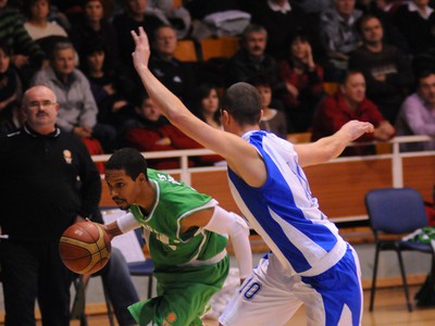 Anthony Jones a Stanislav
