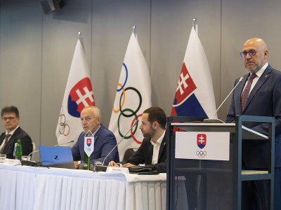Na snímke vpravo prezident SOŠV Anton Siekel počas príhovoru na 63. valnom zhromaždení Slovenského olympijského a športového výboru (SOŠV)