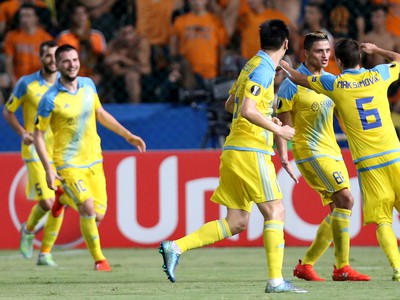 Hráči FK Astana oslavujú gól