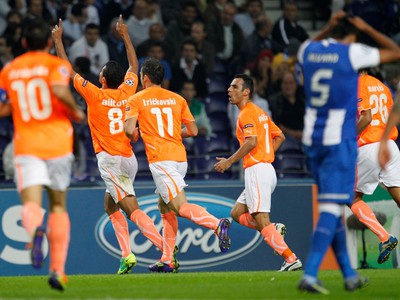 APOEL oslavuje vyrovnávajúci gól