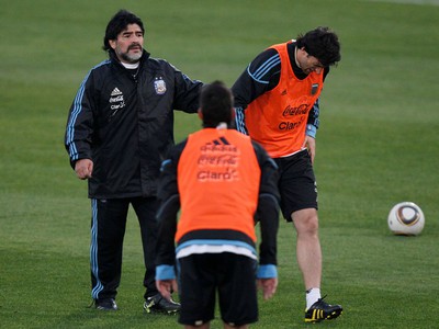 Diego Maradona a zranený