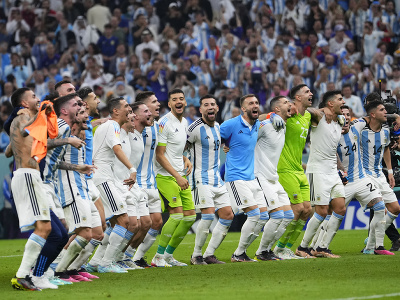 Futbalisti Argentíny oslavujú víťazstvo nad Chorvátskom 