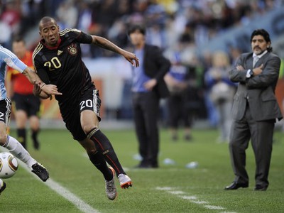 Martin Demichelis a Jerome Boateng v súboji