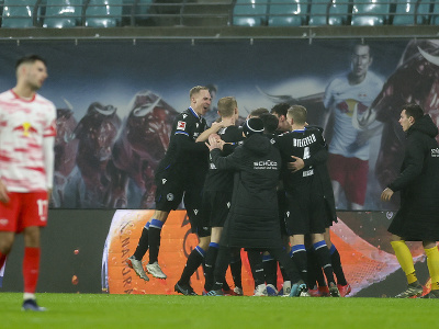 Arminia Bielefeld oslavuje gól