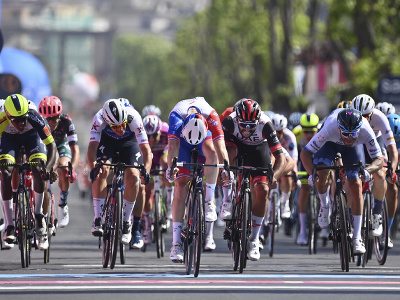 Arnaud Démare ovládol šiestu etapu Giro d´Italia