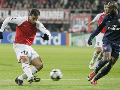 Mounir El Hamdaoui páli na bránu Arsenalu