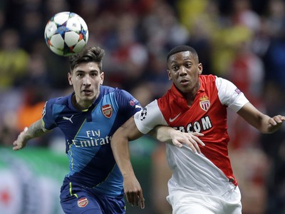 Anthony Martial (vpravo) a Hector Bellerin