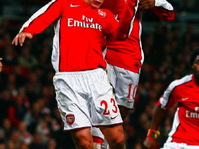 Zrážka Andreja Arshavina s Williamom Gallasom