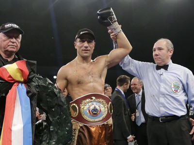 Arthur Abraham obhájil titul šampióna
