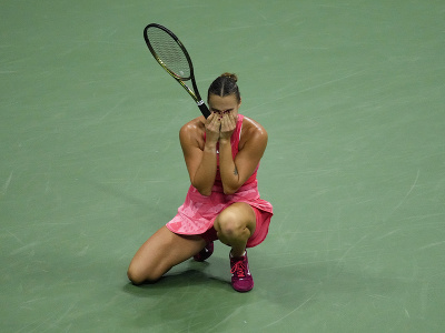 Bieloruská tenistka Aryna Sabalenková sa raduje z víťazstva