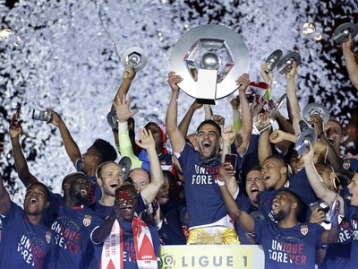 Hráči Monaca oslavujú titul