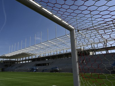 Pokračujúca výstavba tribúny nového futbalového štadióna AS Trenčín
