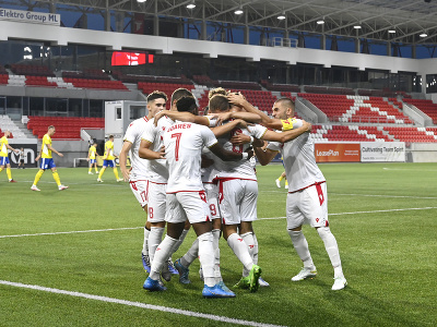 Futbalisti AS Trenčín sa tešia po strelení gólu