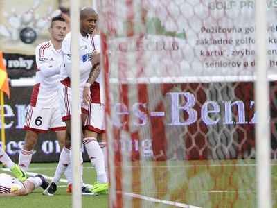 Hráči AS Trenčín sa radujú z gólu