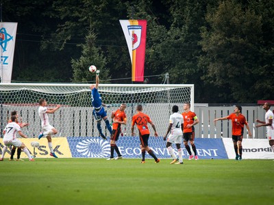Záber zo zápasu medzi MFK Ružomberok a AS Trenčín