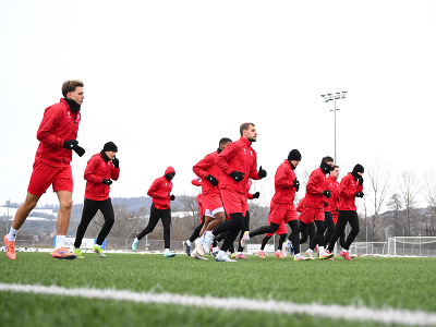 Hráči AS Trenčín počas prvého tréningu v rámci zimnej prípravy na jarnú časť Niké ligy