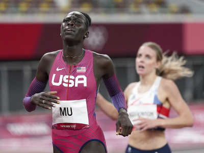Americká atlétka Athing Muová získala na OH 2020 zlatú medailu v behu na 800 m
