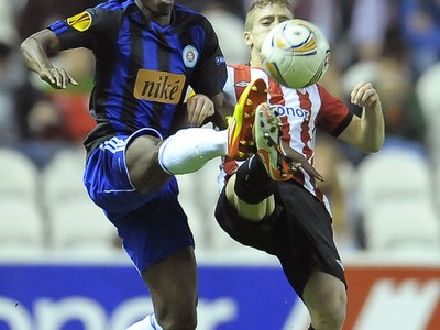 Iker Muniain a Mamadou Bagayoko