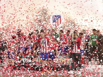 Hráči Atlética oslavujú víťazstvo po finálovom zápase Európskej ligy