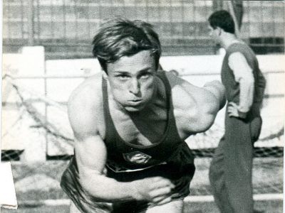 Dušan Šváby na Veľkej ceny Pravdy 1967, keď tesne prehral len s Gasou Konem z Pobrežia Slonoviny, prvým africkým olympijským finalistom stovky (1964).