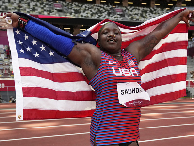 Strieborná olympijská medailistka vo vrhu guľou Raven Saundersová