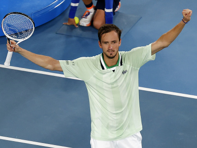 Ruský tenista Daniil Medvedev zdolal Stefanosa Tsitsipasa a postúpil do finále Australian Open